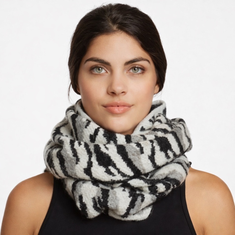 Diane Von Furstenberg Wool Mohair Cashmere Circle Scarf Black White Scarf